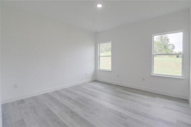 Building Photo - 16816 SW 41st Ave Rd