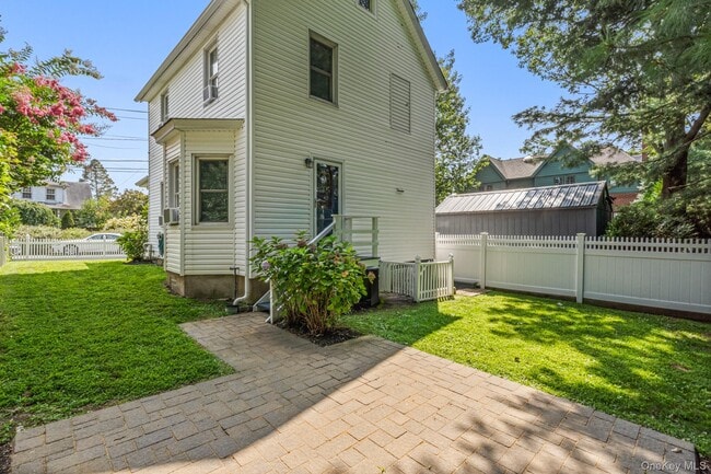 Building Photo - 9 Underhill Ave