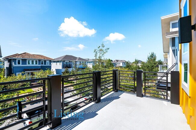 Building Photo - 8555 Pinter St