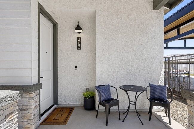 Patio - Pique Residences