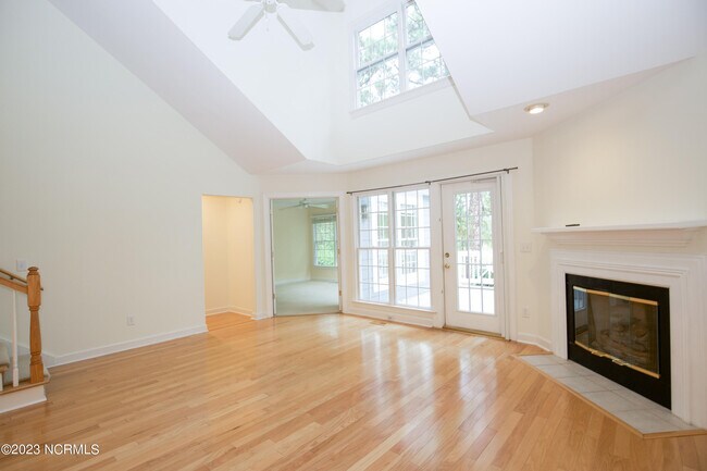 Building Photo - 287 Knoll Rd