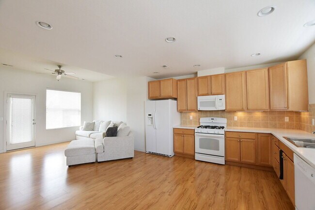Building Photo - 2422 Uinta St