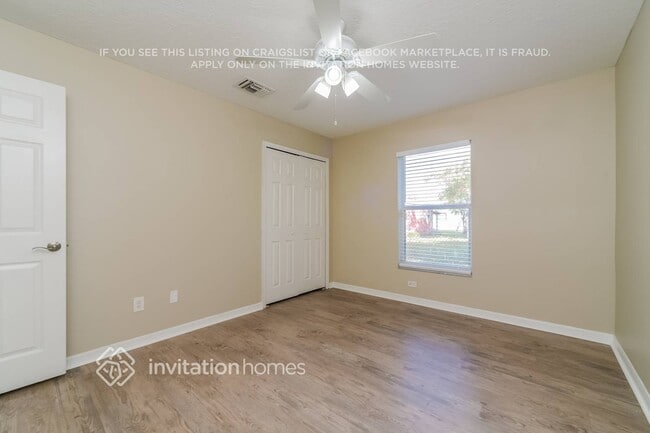 Building Photo - 215 1st St