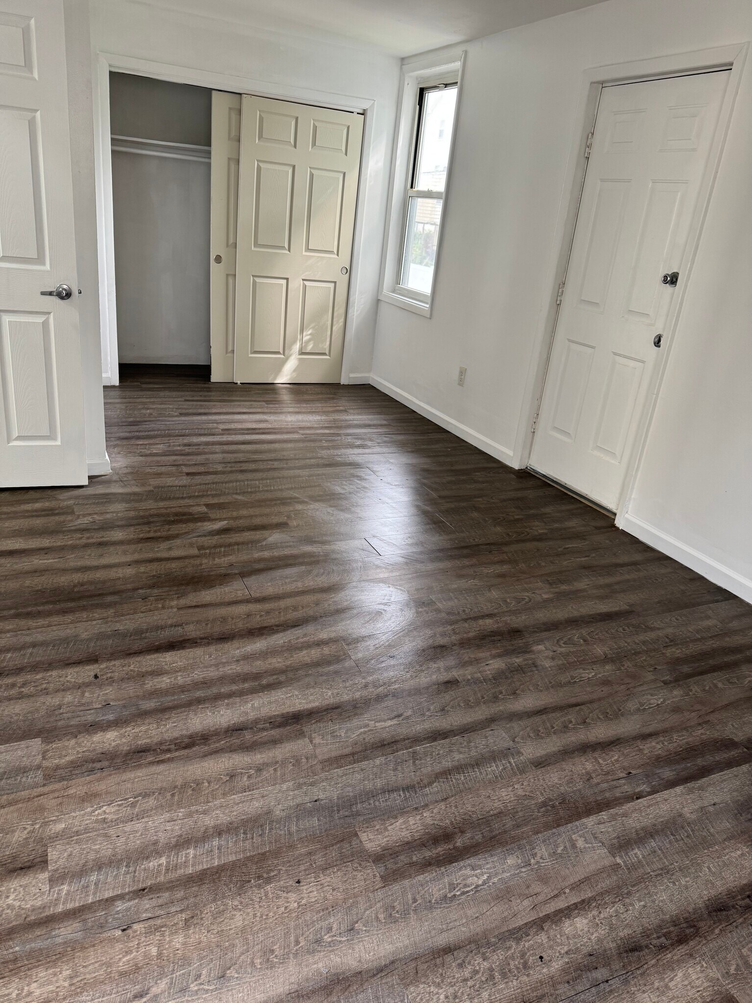 Master bedroom - 54 Ravine Ave