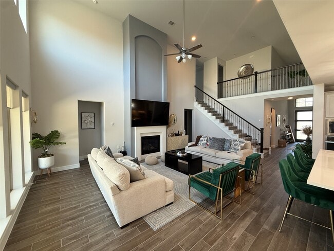 Building Photo - 563 Santa Rosa Hls Dr