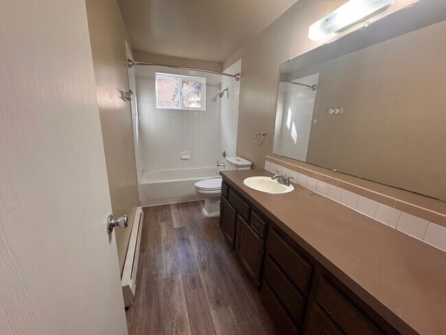 Building Photo - HANGMAN VALLEY 4 BEDROOM HOME