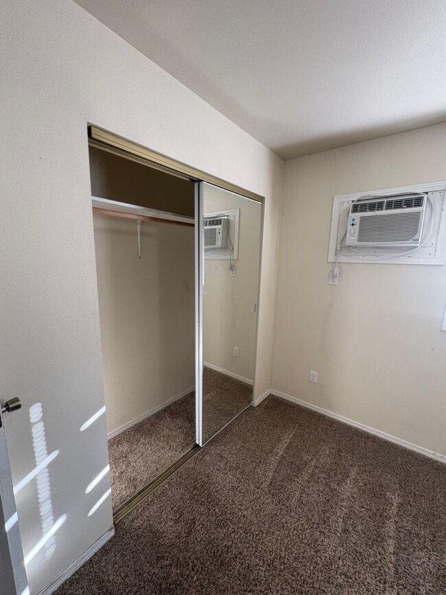 Building Photo - Reduced Rent-Ephrata