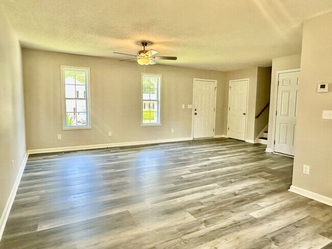 Building Photo - Villa Rica Rental
