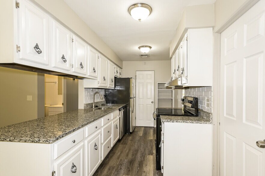 Building Photo - 3160 Hargrove Ln