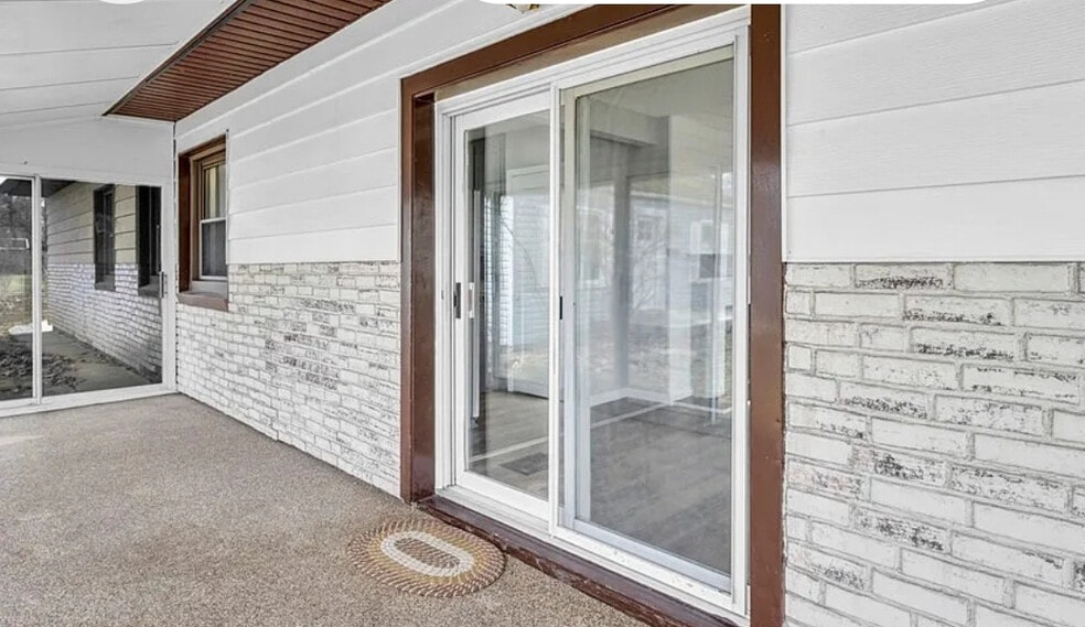 Building Photo - 204 Grove Ave