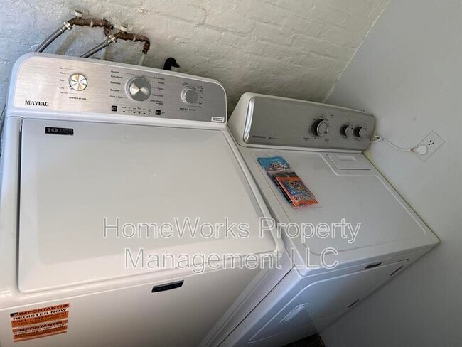 Building Photo - 1139 Hull St