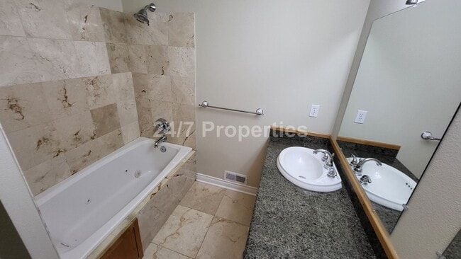 Building Photo - *OPEN HOUSE 6/29* Spacious 4 BD | 3 BA Hom...