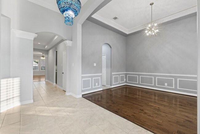 Building Photo - Stunning 4-bed, 4-bath Home in Auburn Lakes community!