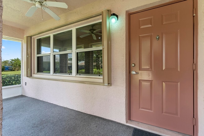 Building Photo - 1802 E Sanderling Ln