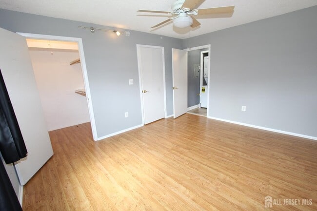 Building Photo - 1112 Aspen Dr