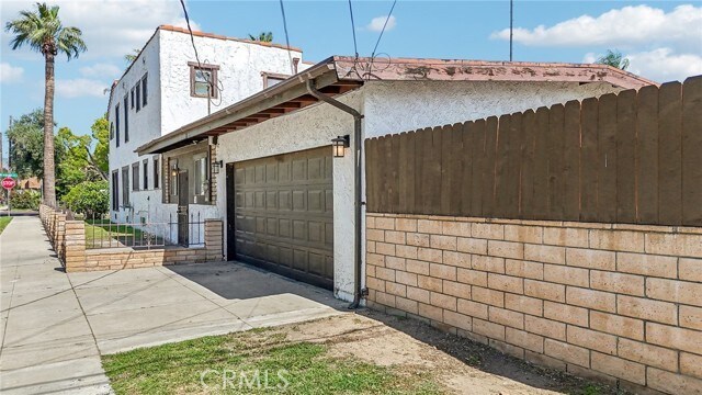 Building Photo - 3098 N Arrowhead Ave