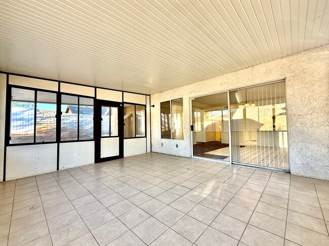 Building Photo - 37416 Daybreak St