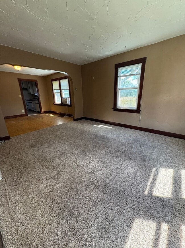 Building Photo - 2 Bedroom 1 Bathroom Single Family Home