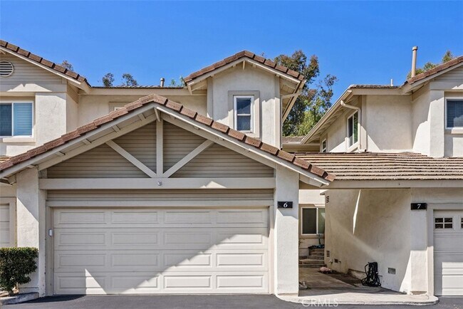 Building Photo - 5847 E Rocking Horse Way