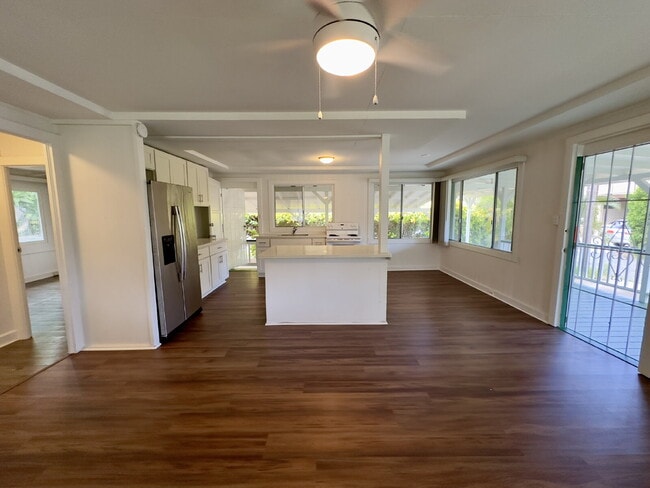 Building Photo - Ewa Beach Gem! 2BR/1BA with A/C, Parking &...