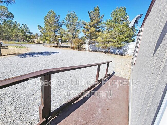 Building Photo - 1550 West Irons Street