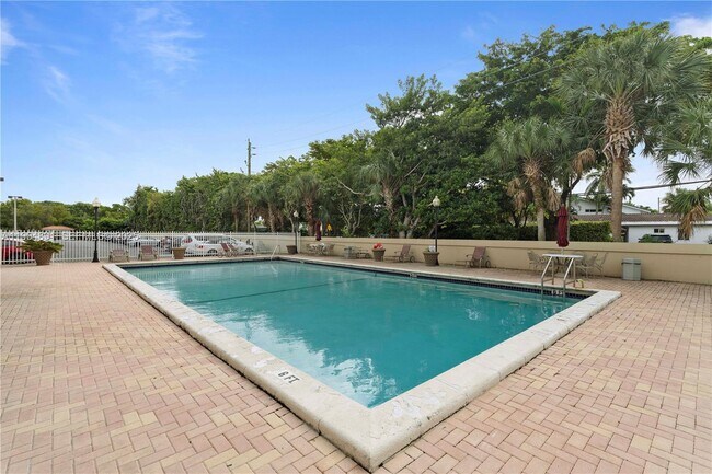 Building Photo - 1800 Sans Souci Blvd