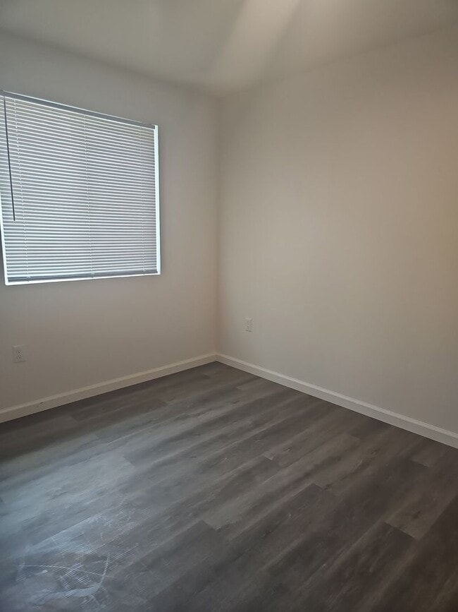 Building Photo - New Construction Apartment!