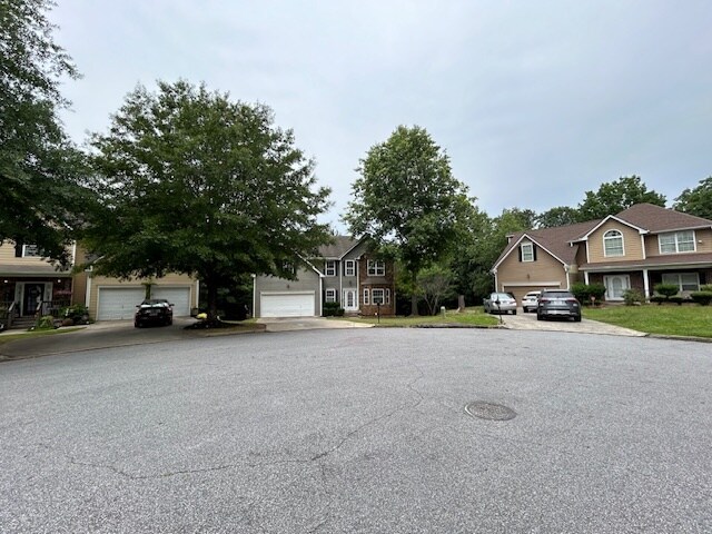 Building Photo - 1305 Red Cedar Trl