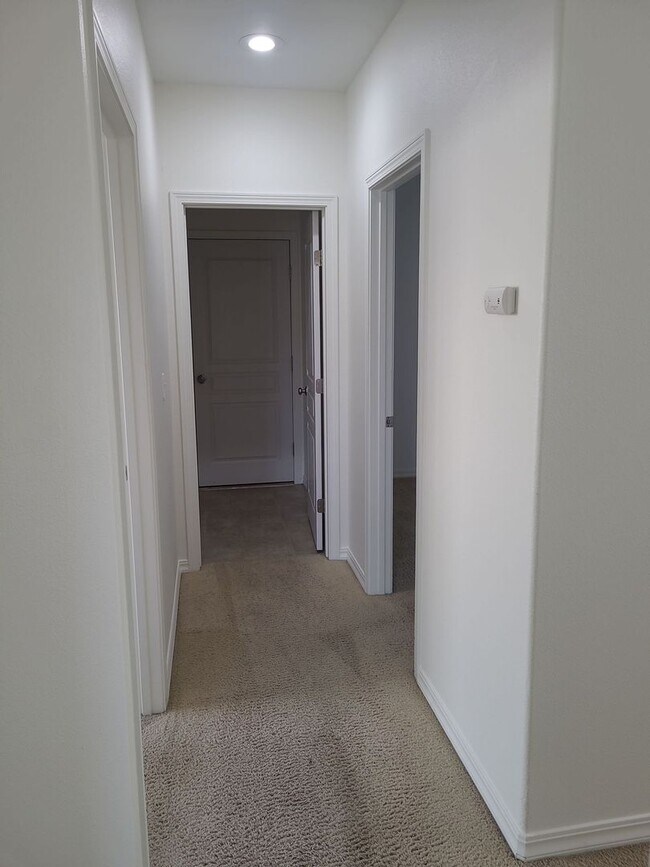 Building Photo - 1/2 OFF OCTOBER RENT - Sage Vista Home wit...