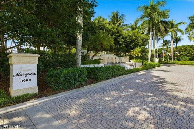 Building Photo - 8990 Bay Colony Dr
