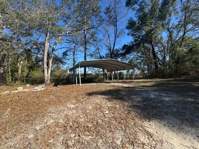 Building Photo - 3/1 Quiet Country Home in Graceville