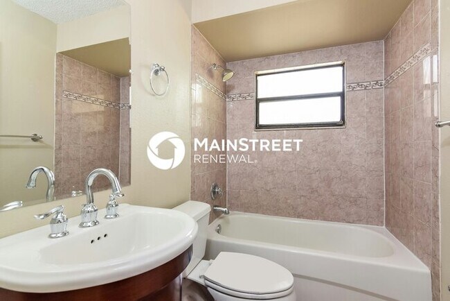 Building Photo - 3 Bedroom Pet-Friendly Home in Spring Hill...