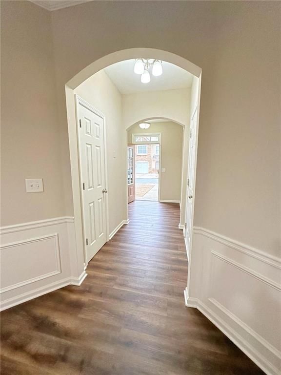 Building Photo - 2089 Lakeshore Overlook Dr