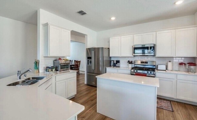 Building Photo - 8424 Gray Squirrel Ln.
