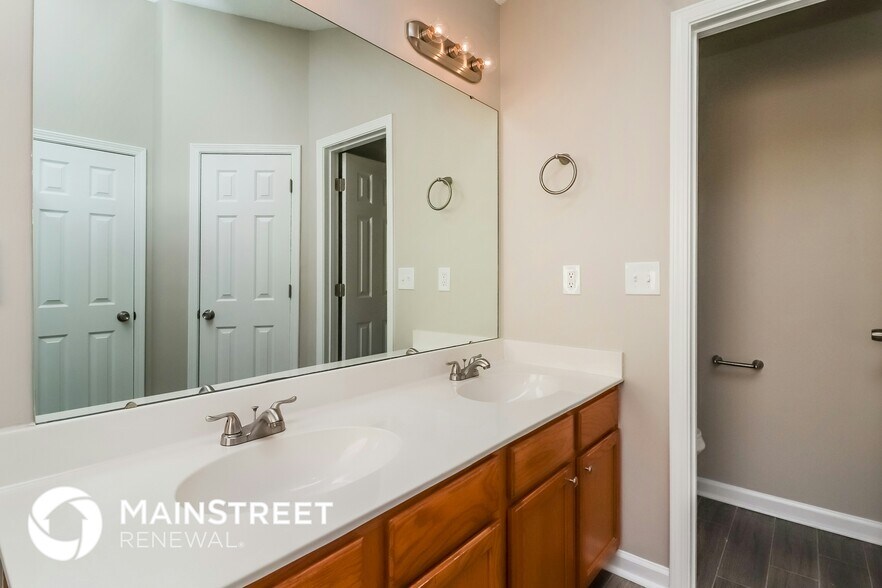 Building Photo - 11713 Placer Maple Ln