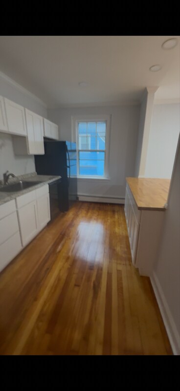 Building Photo - 558 Orange St