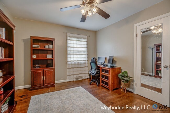 Building Photo - Beautiful 3BD 2.5 Bath w/ Finished Basement in White Oak/Monfort Heights