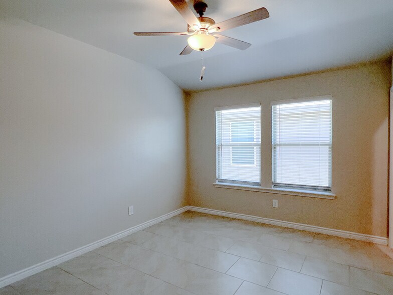 Building Photo - 7538 Breese Ln
