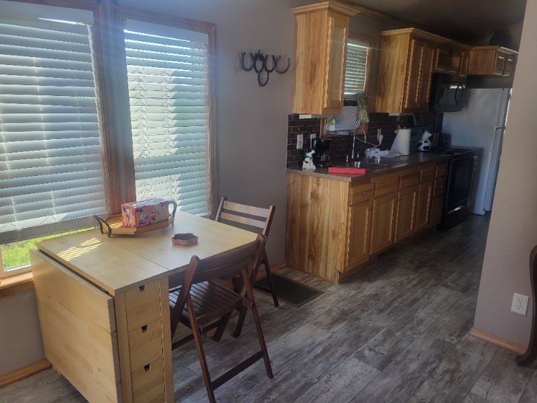 Building Photo - 300 Brushy Creek Ranch Rd