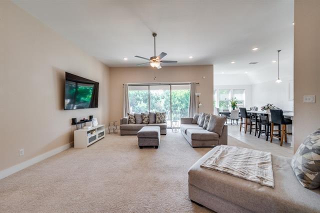 Building Photo - 1224 Villalonga Dr