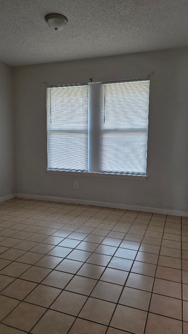 Building Photo - 133 Seminole Ave