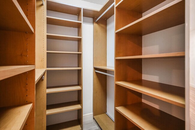 Building Photo - 13596 Weyburne Dr