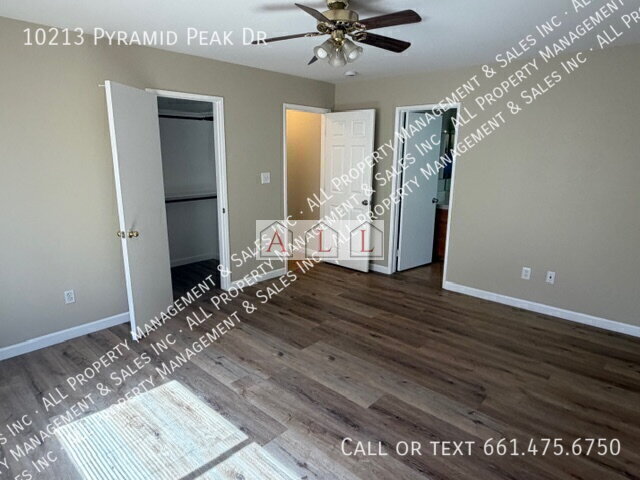 Building Photo - 10213 Pyramid Peak Dr