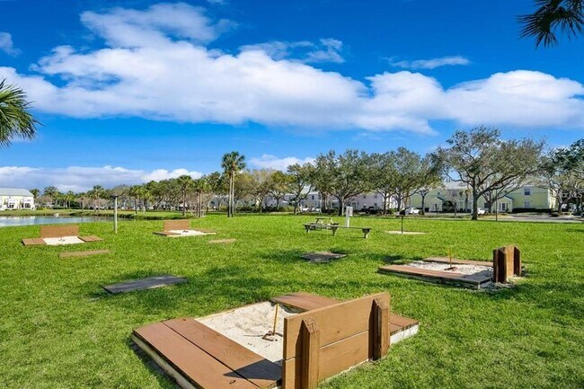 Building Photo - 3873 Pompano Dr SE