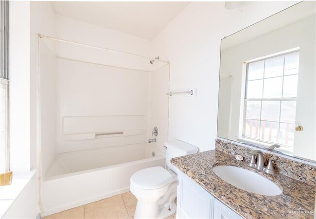 Building Photo - 14 W 40th St