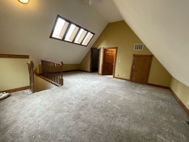 Building Photo - 573-575 W Lincoln Ave