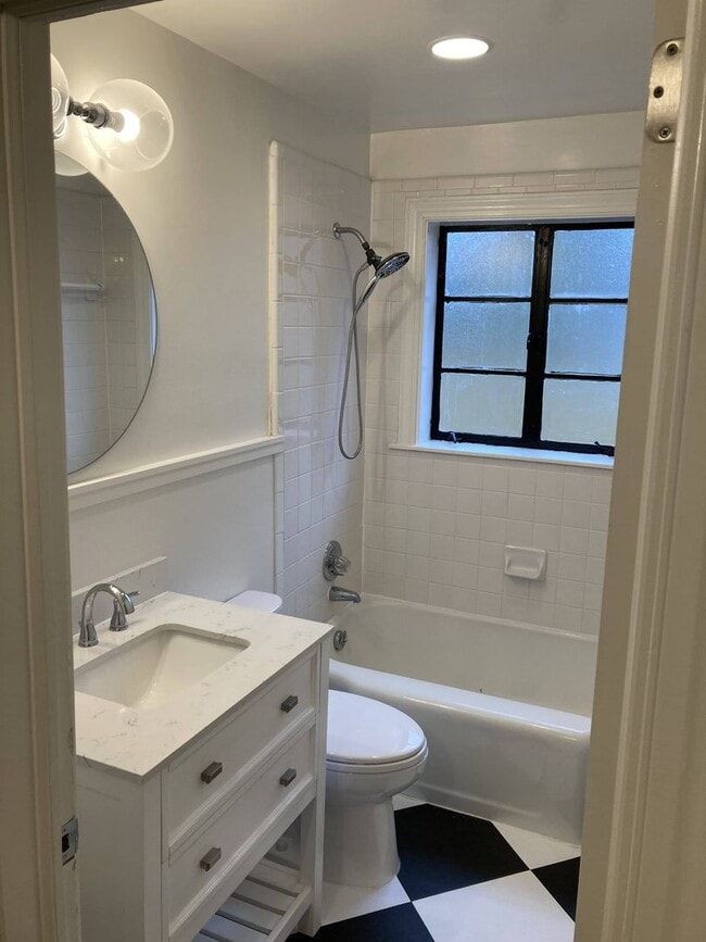 Building Photo - 3212 Alabama Ave