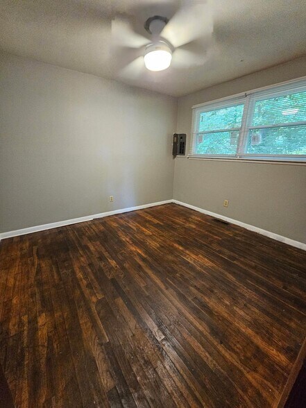Building Photo - 107 Hillcrest Dr