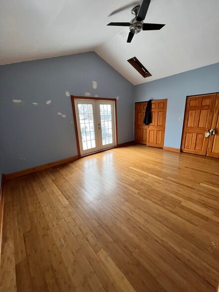 Master bedroom - 1814 W Pershing Rd