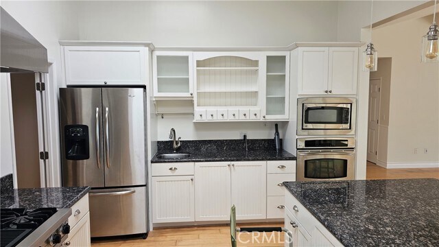Building Photo - 30637 Rue De La Pierre